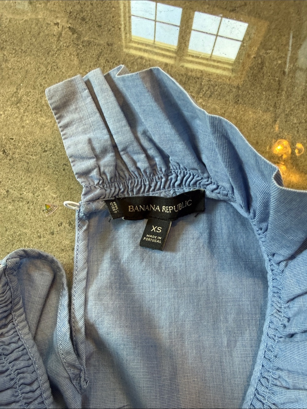Banana Republic Sleeveless Blouse - Picture 3 of 4